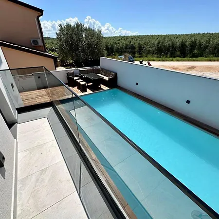Monte R+luxury *