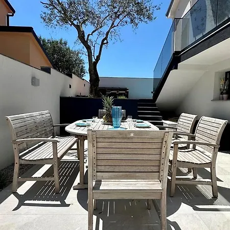 Monte R+luxury Villa Crveni Vrh
